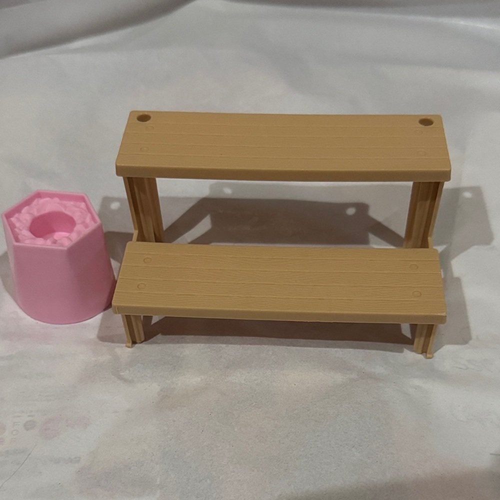 Barbie Dream House Steps and planter